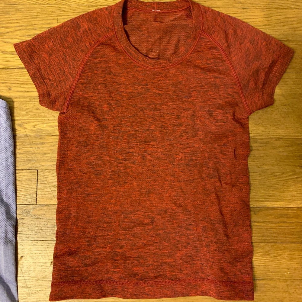 Lululemon swiftly heather red sz 4